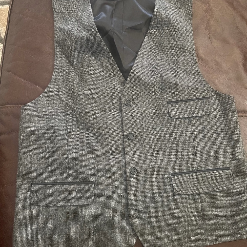 Midtown Man Vest - Picture 2 of 8